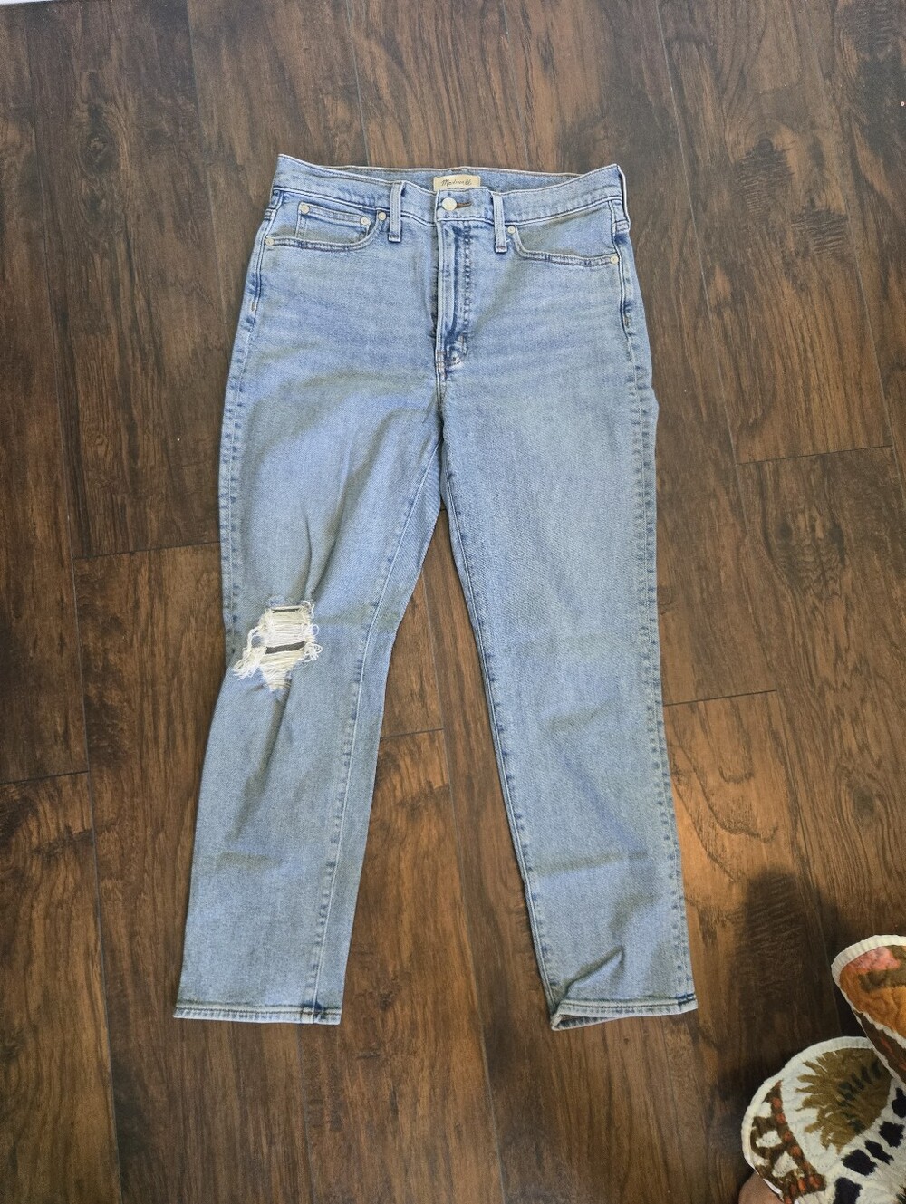 Madewell Light Blue Straight-Leg Jeans with Knee Rip
